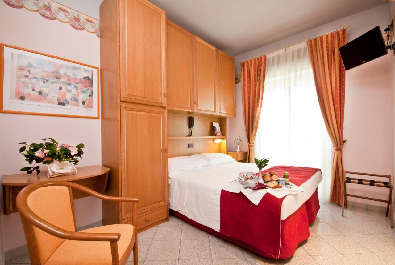 Hotel Kennedy Rimini Esterno foto