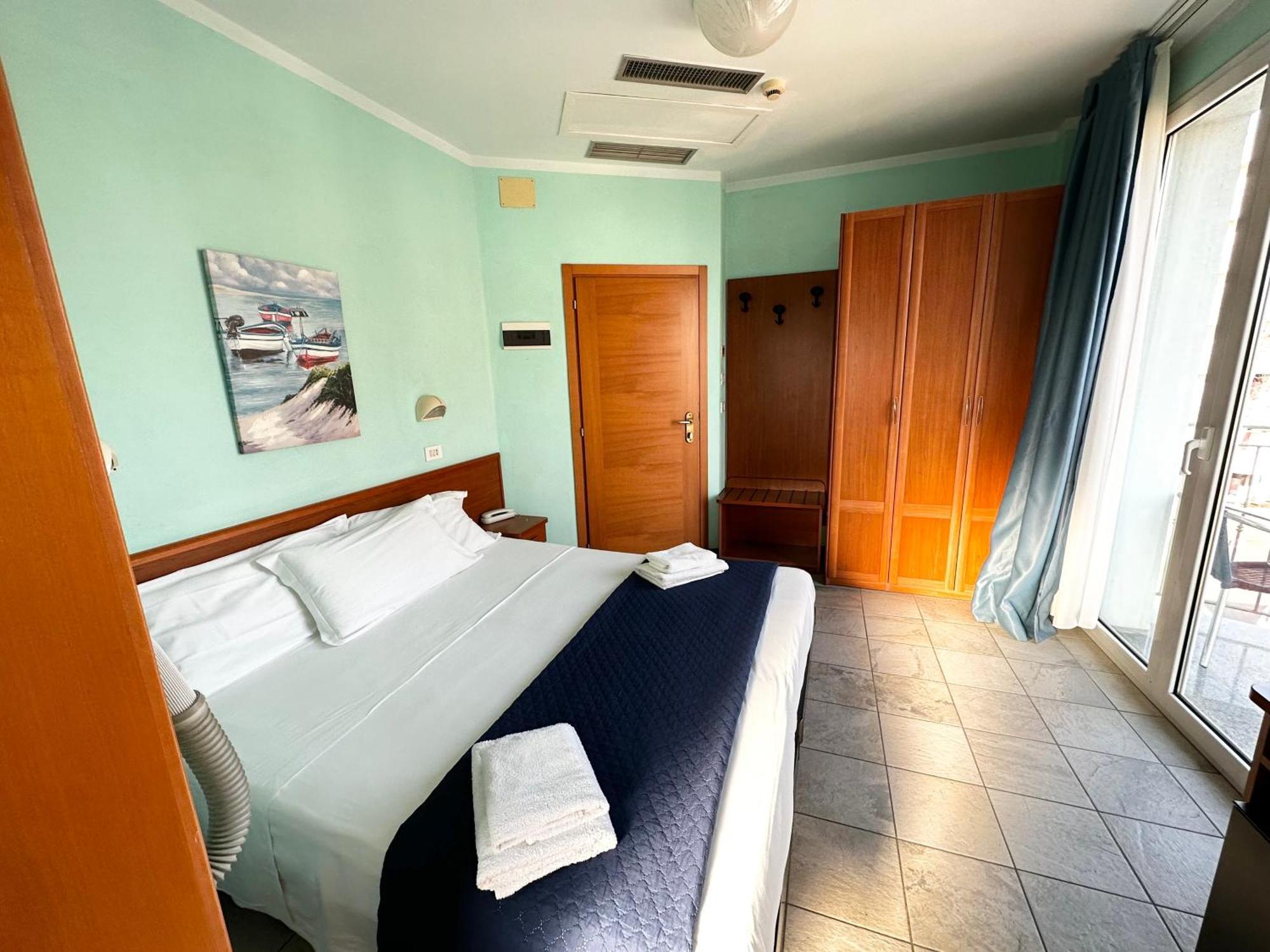 Hotel Kennedy Rimini Esterno foto