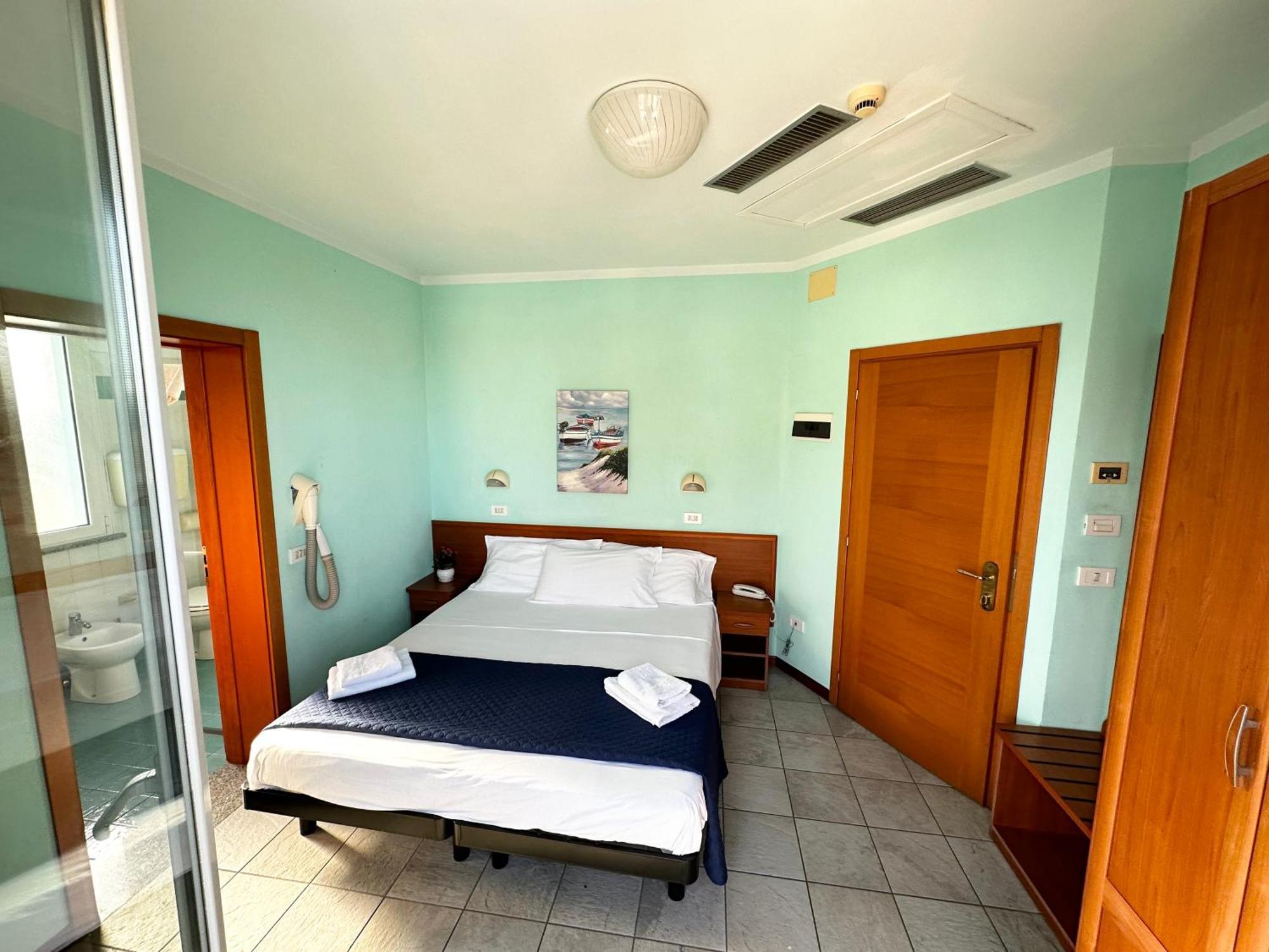 Hotel Kennedy Rimini Esterno foto