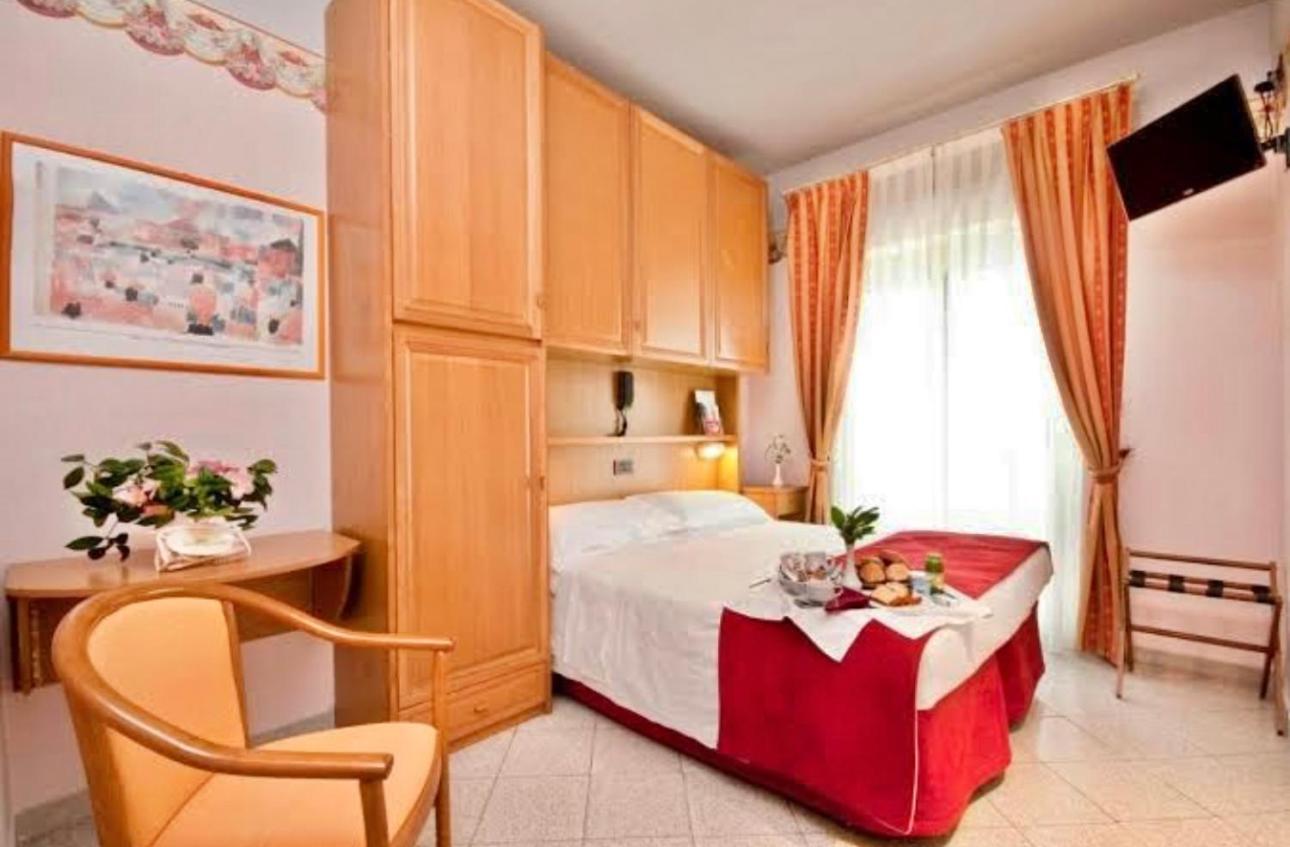 Hotel Kennedy Rimini Esterno foto