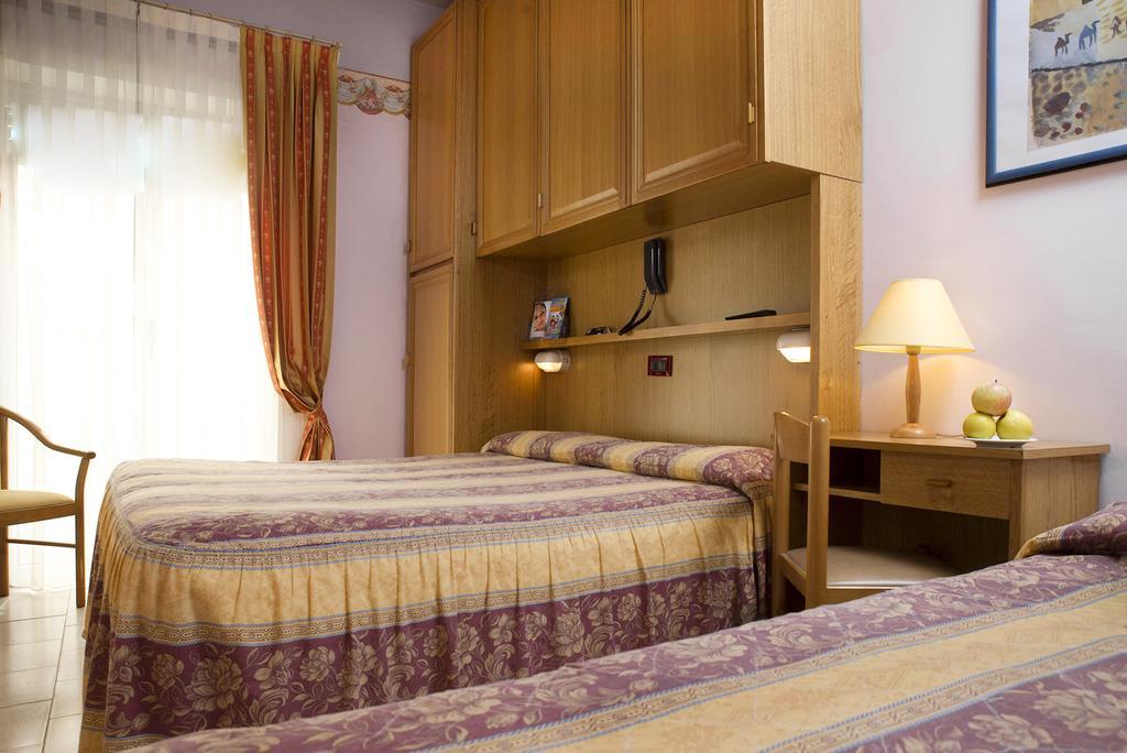 Hotel Kennedy Rimini Esterno foto