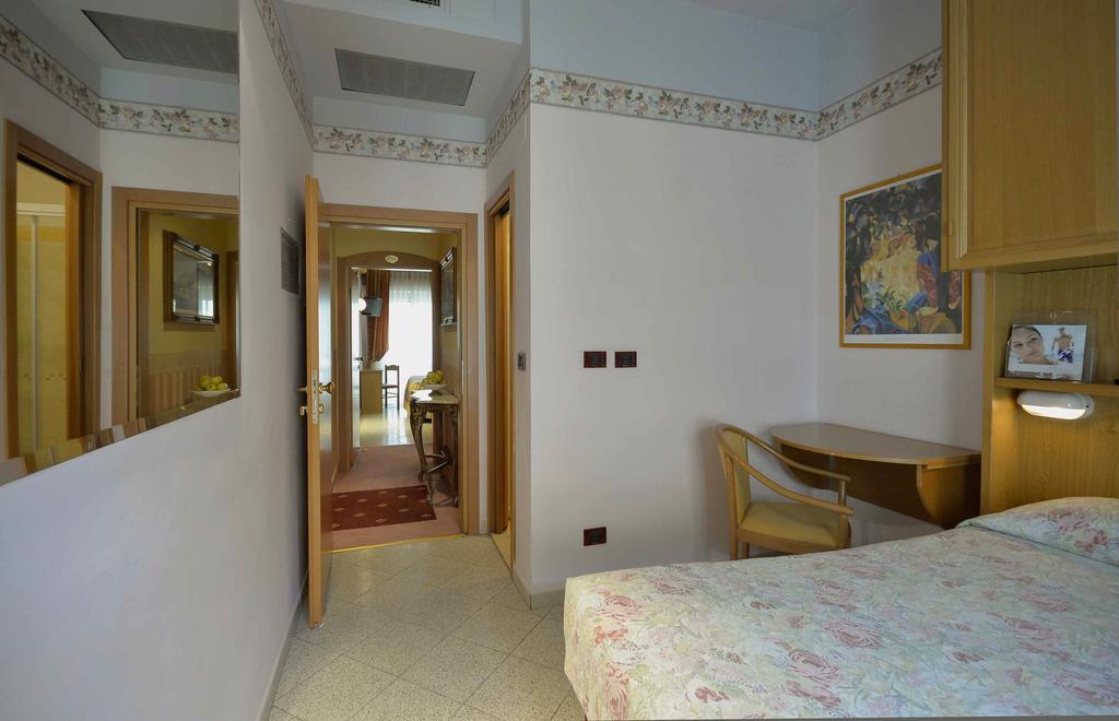 Hotel Kennedy Rimini Esterno foto