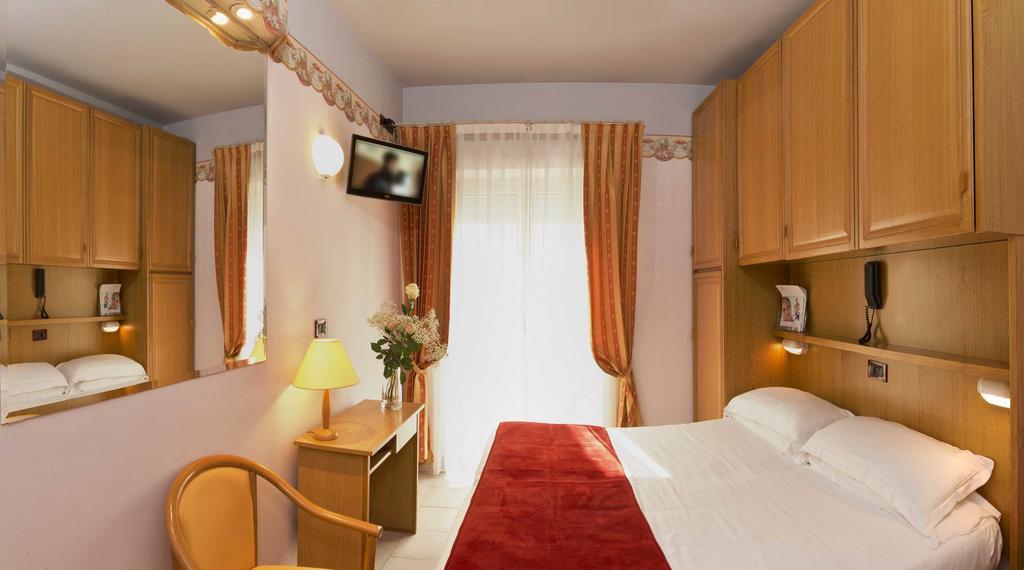 Hotel Kennedy Rimini Esterno foto
